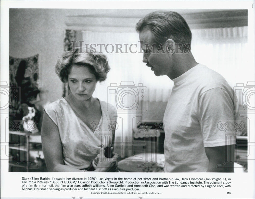 1985 Press Photo Actress Ellen Barkin, Jon Voight in &quot;Desert Bloom&quot; - DFPG83209 - Historic Images