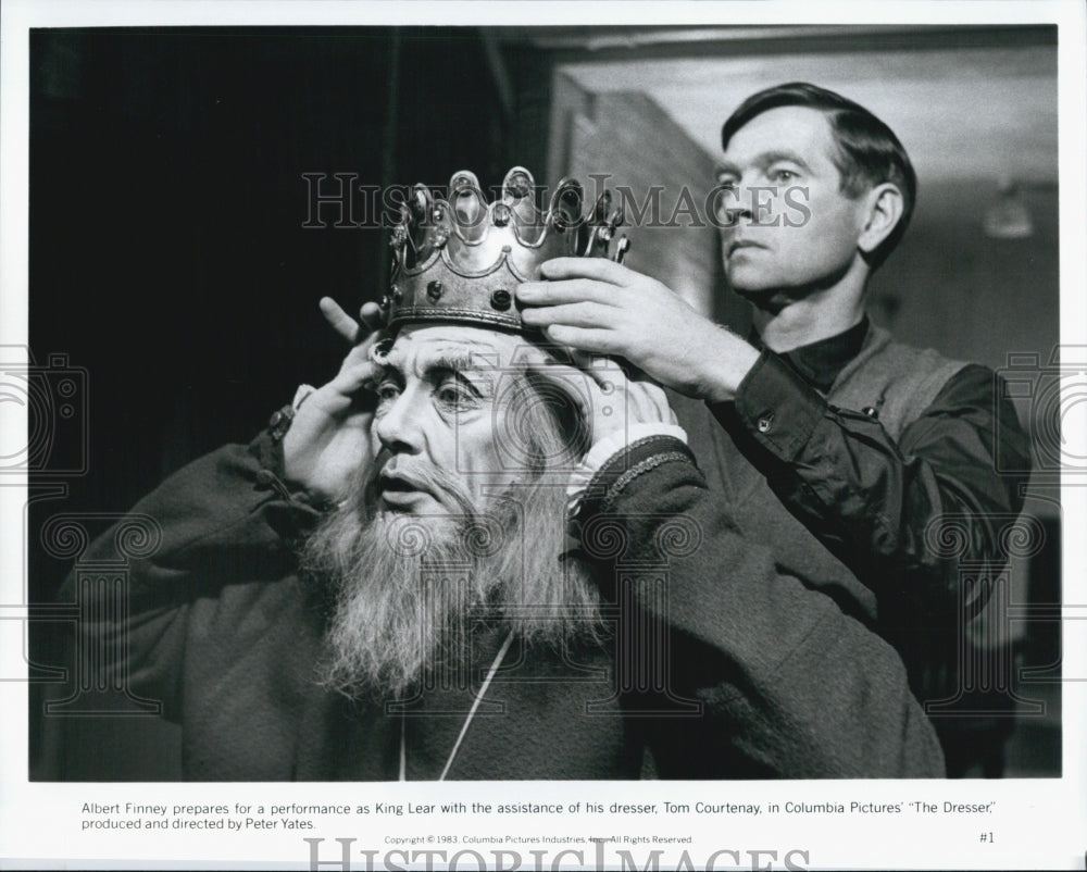 1983 Press Photo Actor Albert Finney, Tom Courtenay in &quot;The Dresser&quot; Film - Historic Images