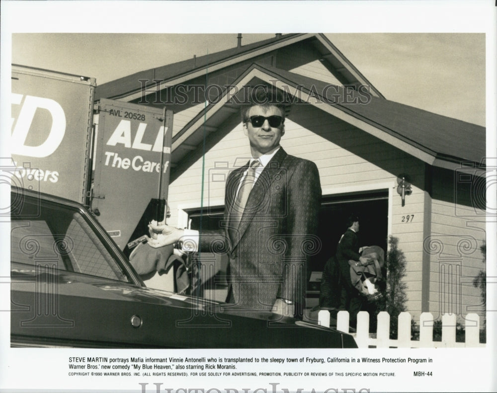 1990 Press Photo Steve Martin in &quot;My Blue Heaven&quot; - DFPG83983 - Historic Images