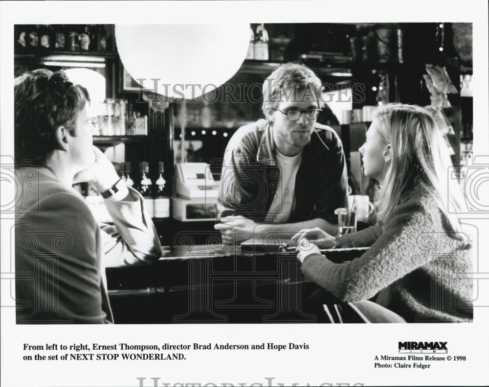 1998 Ernest Thompson and Hope Davis in &quot;Next Stop Wonderland&quot;-Historic Images