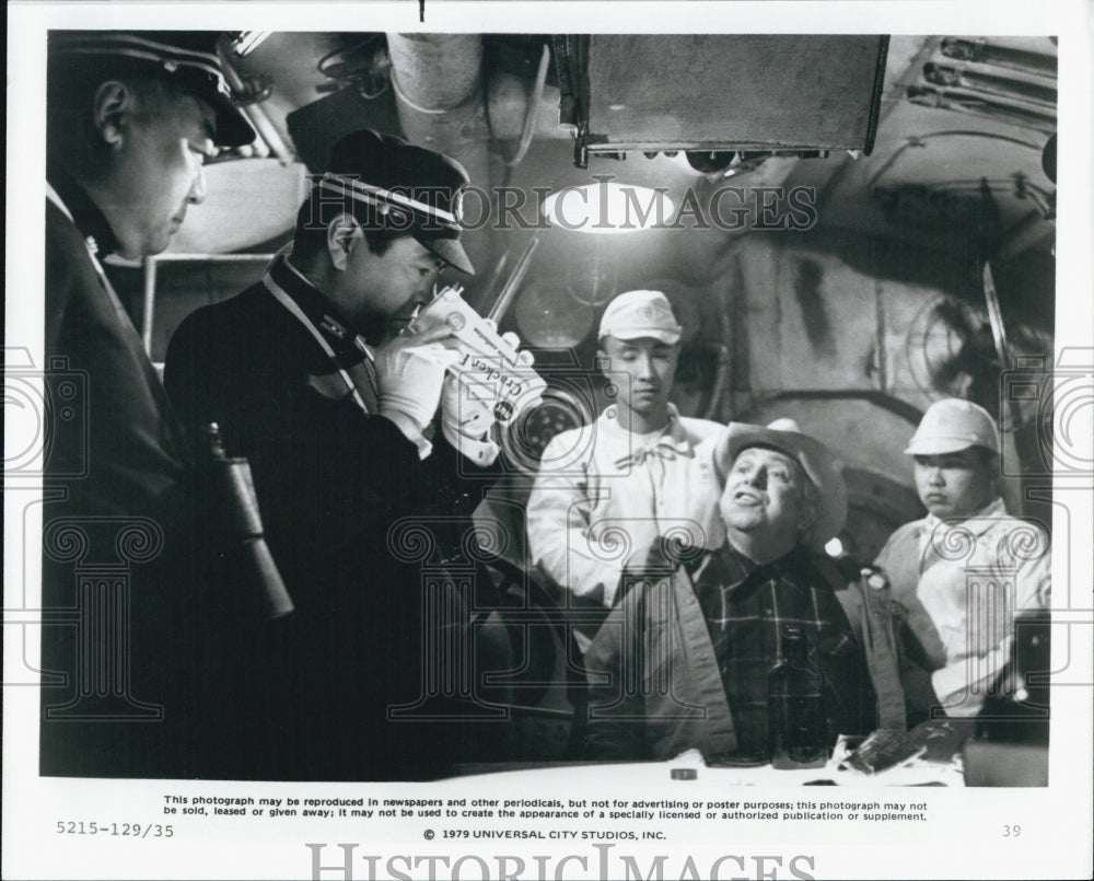 1979 Press Photo Toshiro Mifune and Slim Pickens in "1941" - Historic Images