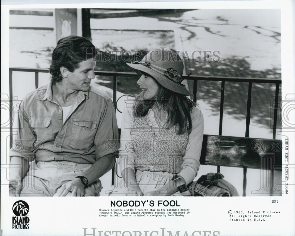 1986 Press Photo Rosanna Arquette and Eric Roberts in &quot;Nobody&#39;s Fool&quot; - Historic Images