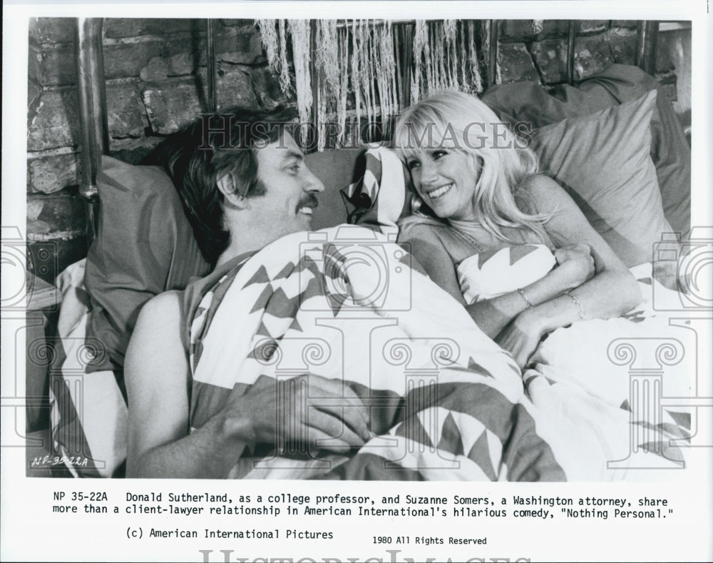 1980 Press Photo Donald Sutherland and Suzanne Somers in &quot;Nothing Personal&quot; - Historic Images