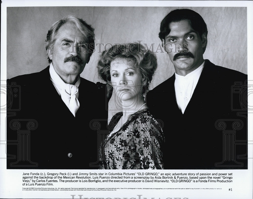 1989 Press Photo Gregory Peck Jimmy Smits and Jane Fonda in &quot;Old Gringo&quot; - Historic Images