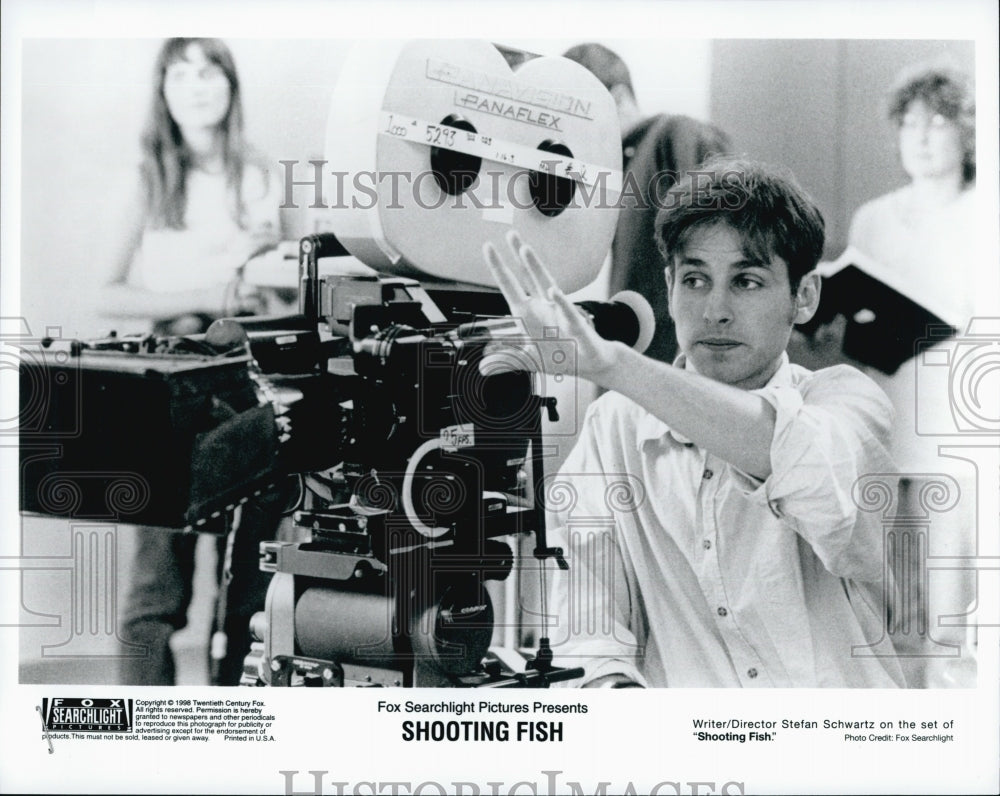 1998 Press Photo Director Stefan Schwartz "Shooting Fish" - Historic Images