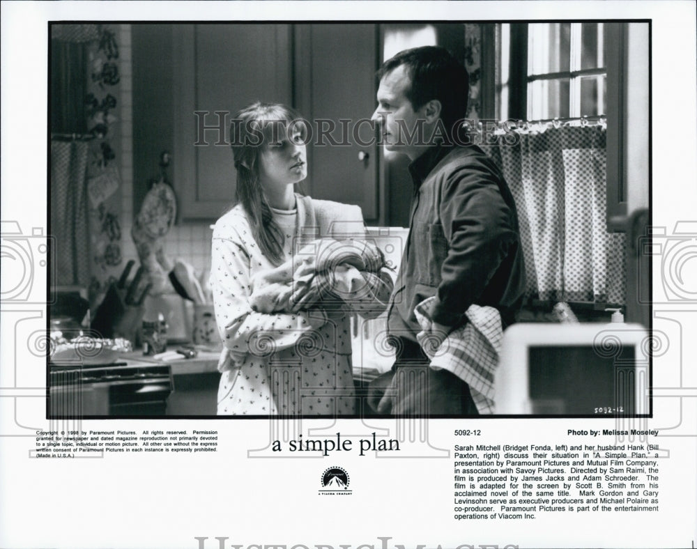1998 Press Photo "A Simple Plan" Bridget Fonda and Bill Paxton - Historic Images