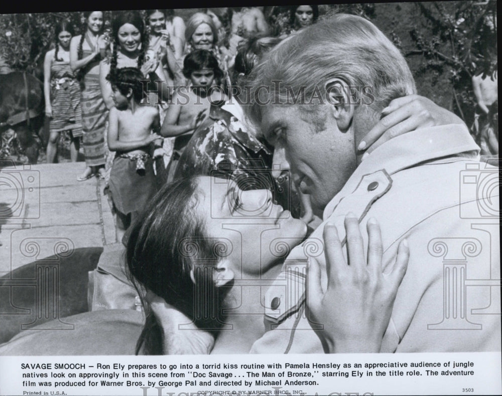 1975 Press Photo Ron Ely And Pamela Hensley In "Doc Savage: The Man of Bronze" - Historic Images