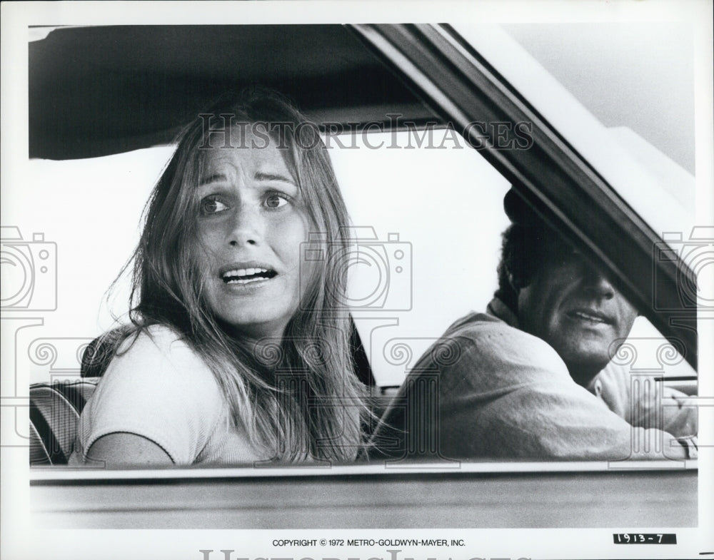 1972 Press Photo Actress and Actor in Car Watching Something Frightening - Historic Images