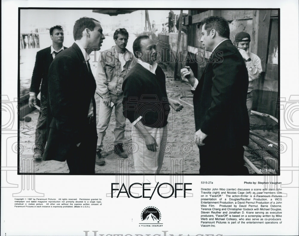 1997 Press Photo  &quot;Face/Off&quot; director, John Woo, Nick Cage &amp; John Travolta - Historic Images