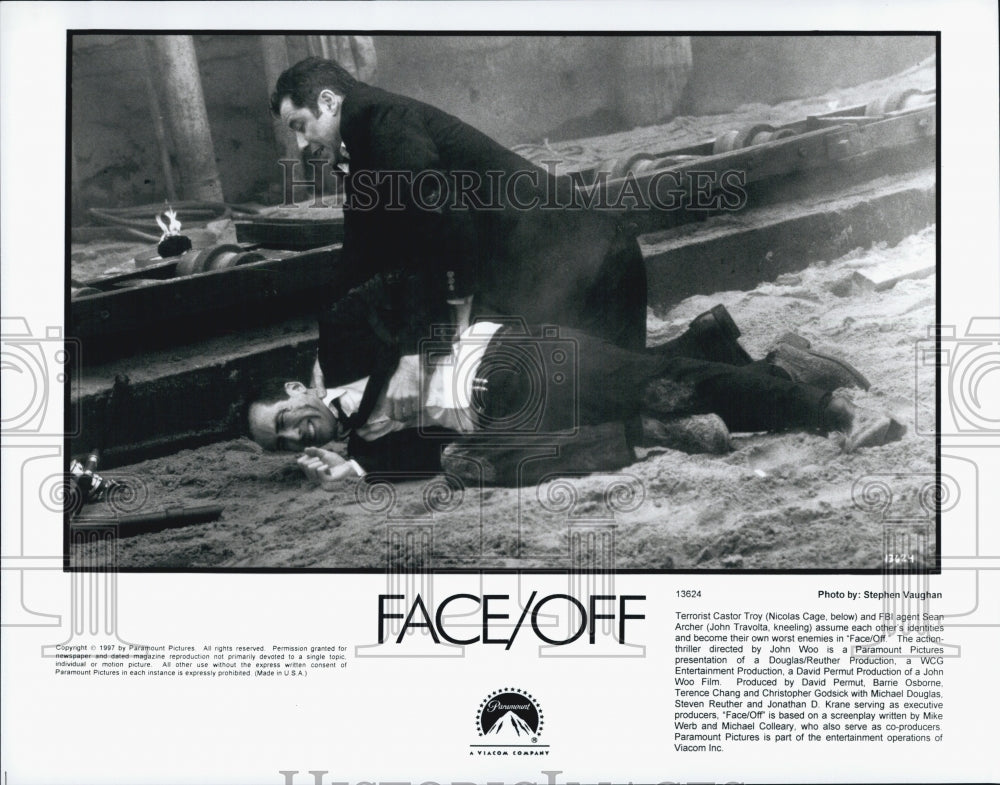 1997 Press Photo &quot;Face/Off&quot;  starring  Nicholas  Cage &amp; John Travolta - Historic Images