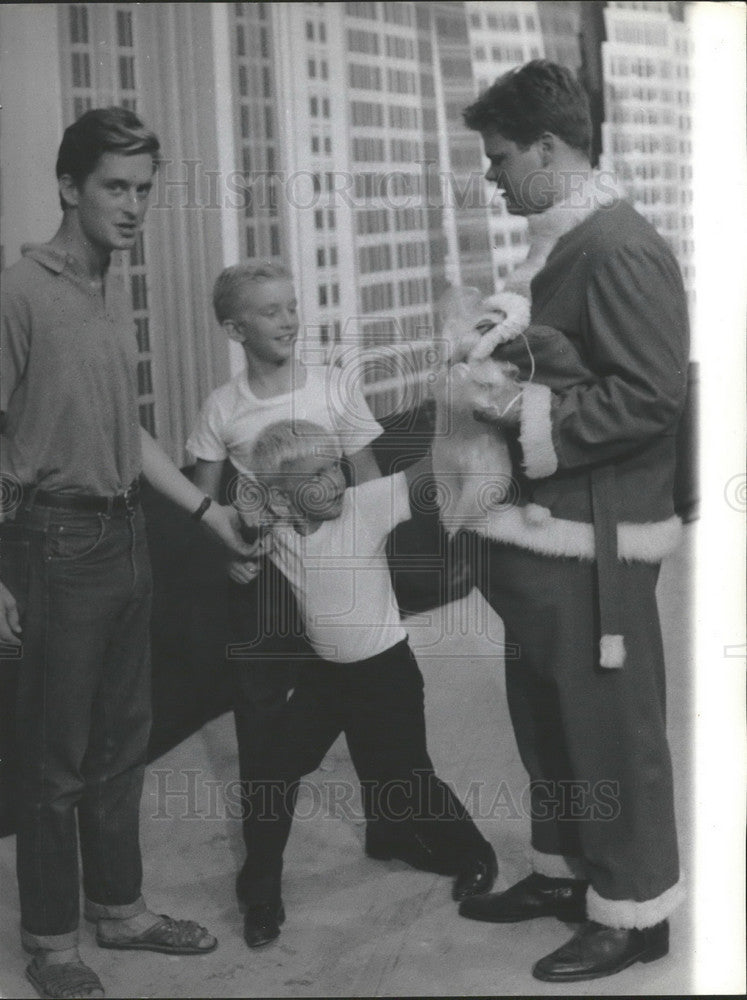 1965 Kirk Douglas &amp; Four Sons In Rome - Historic Images