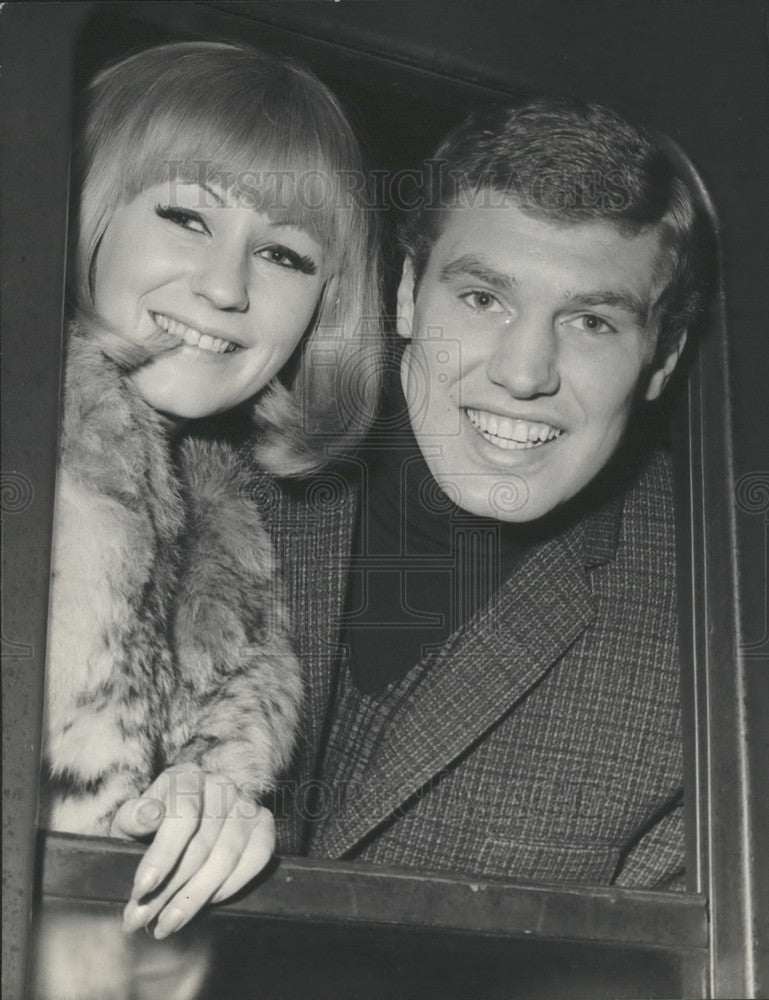 1964 Press Photo Boxer Billy Walker - Historic Images