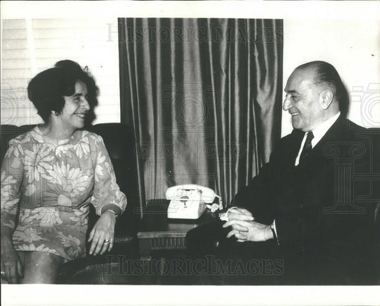 1970 British Labour MP M McKay and Bahjat Talhouni - Historic Images