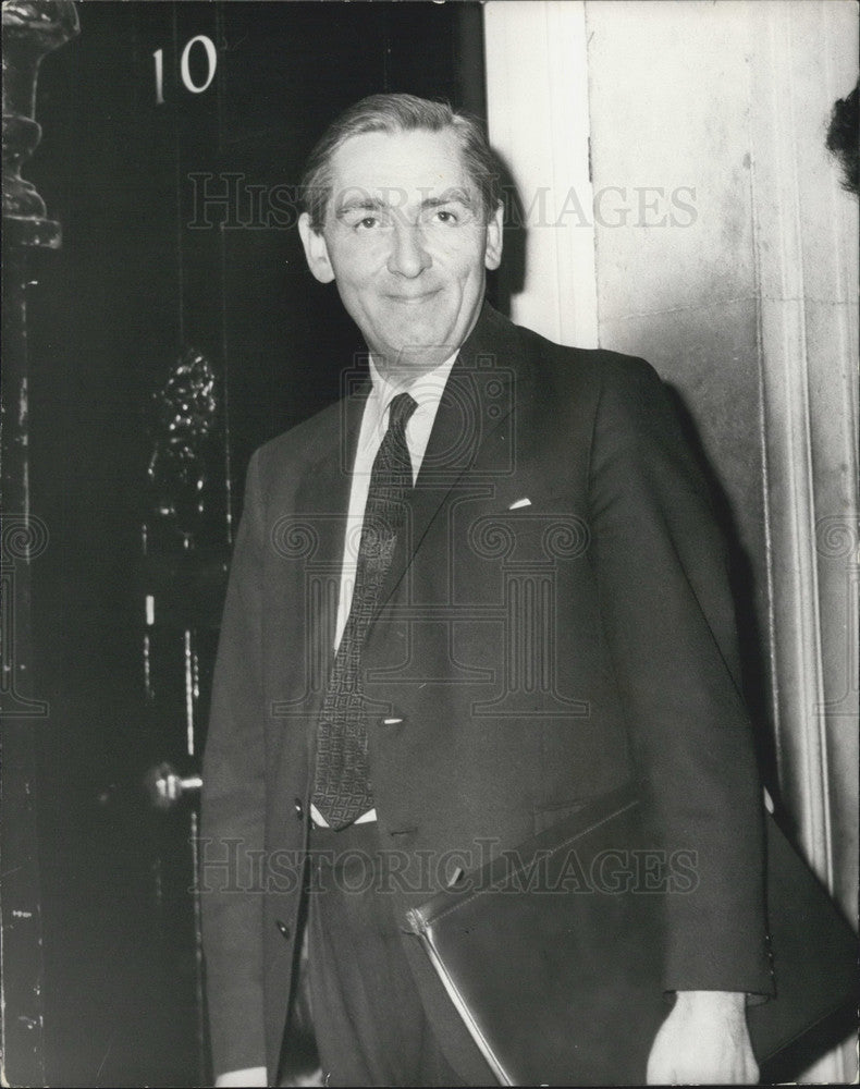 1974 Len Murray General Secretary T.U.C. Arrives No. 10 Downing St. - Historic Images