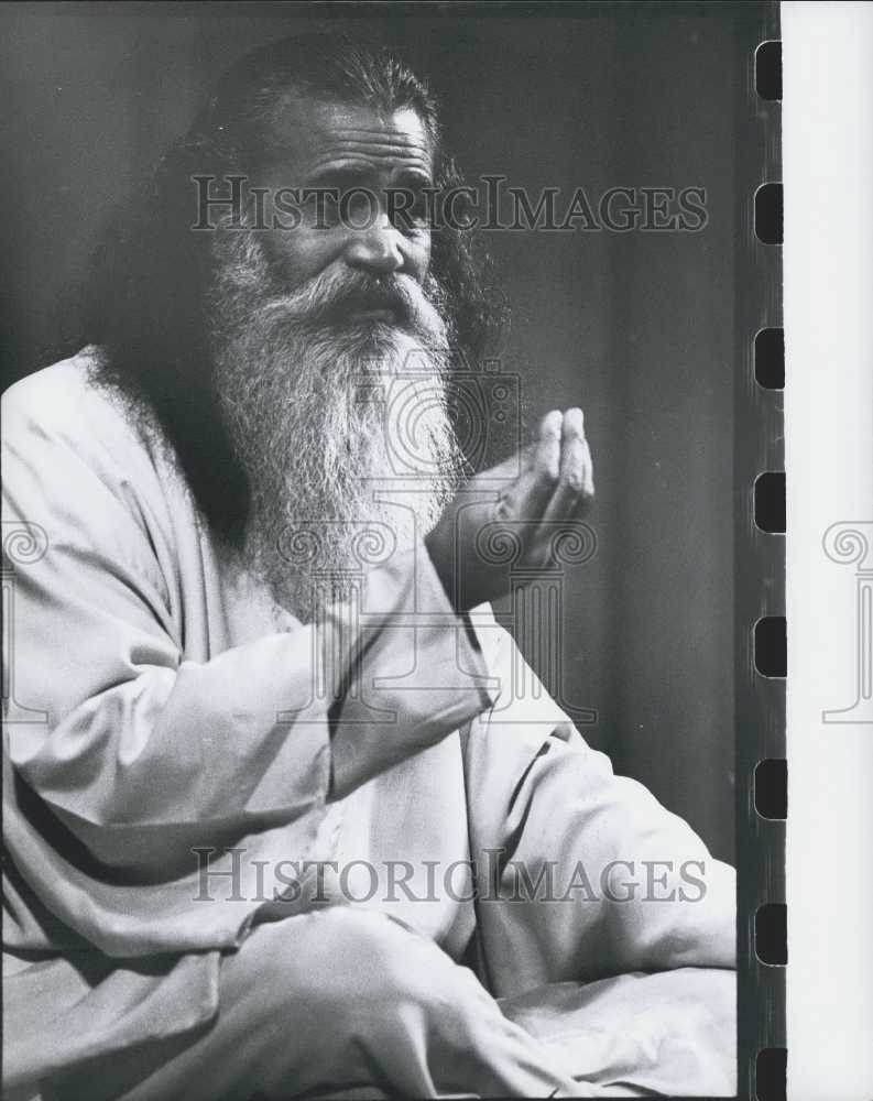 1969 Swami Satchidananda at Carnegie Hall - Historic Images