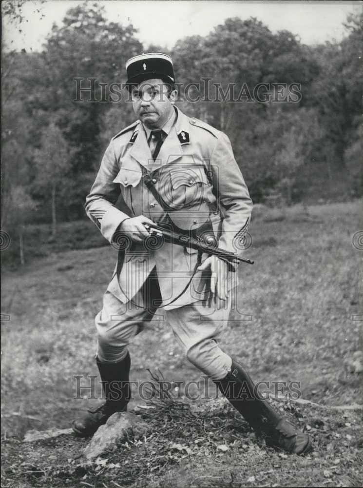 1958 Jean Richard Famous Comic Impersonates Gendarme - Historic Images