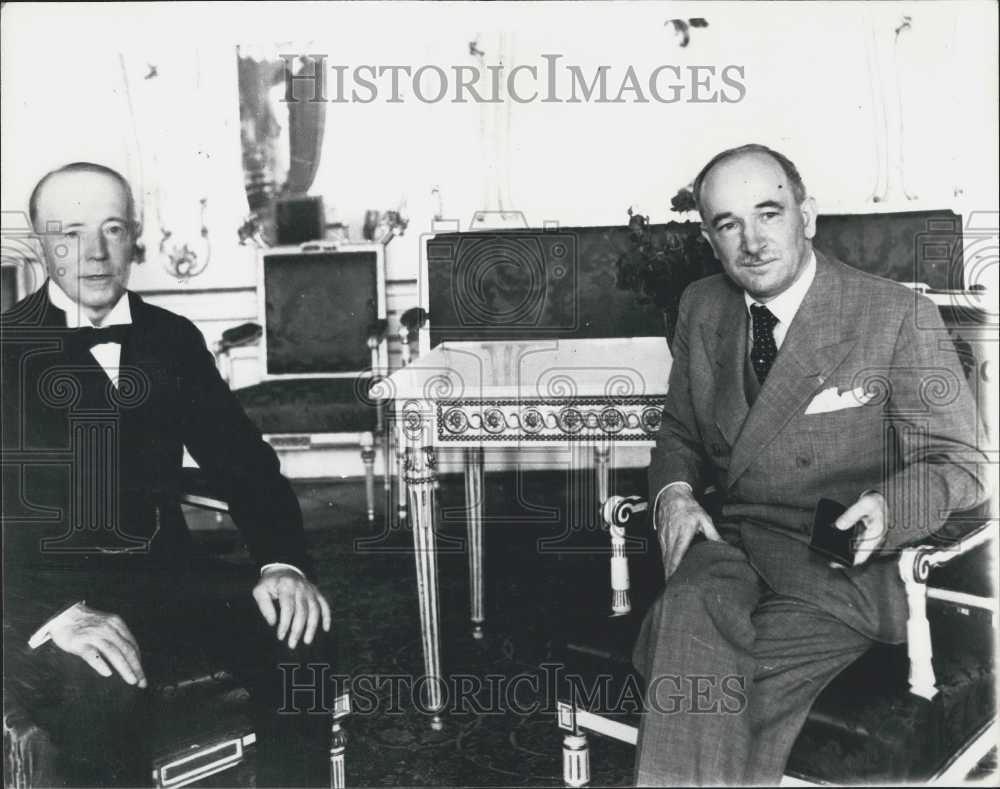 1938 Press Photo Lord Runciman and President Benes at a meeting in Prague Palace- Historic Images