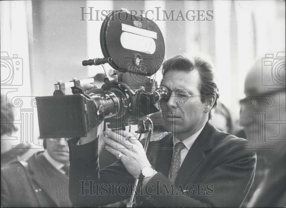1969 Press Photo Lord Snowdon at Crufts Dog Show - Historic Images