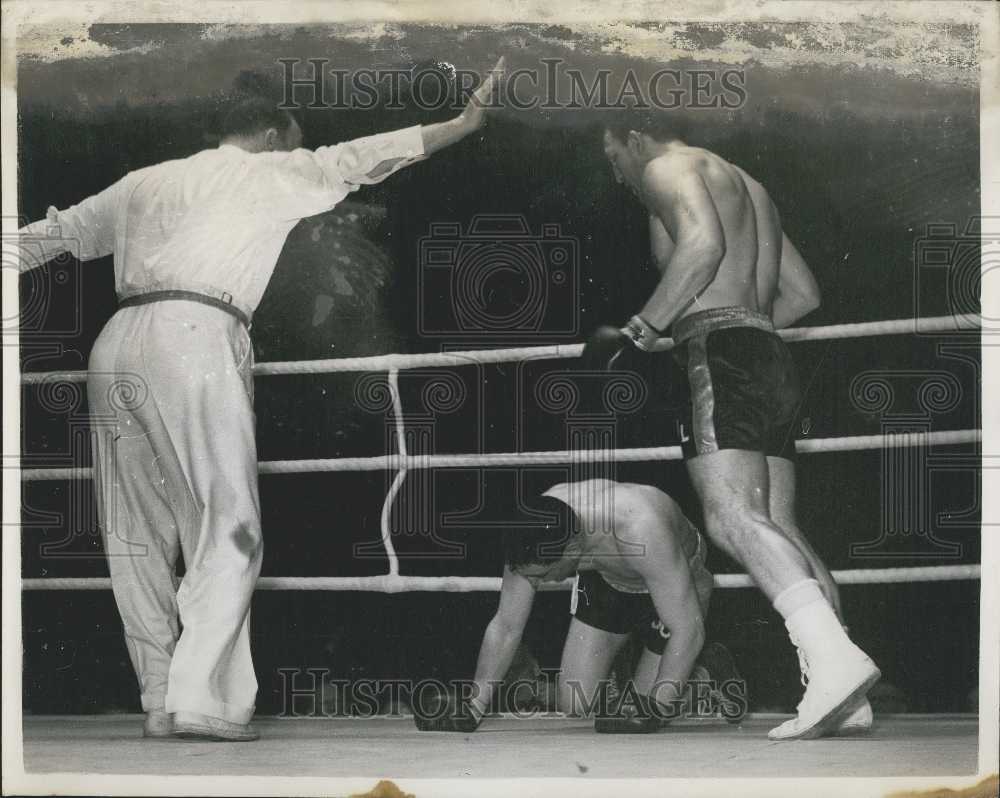 1958 Brian London Knocks out Joe Erskine in eighth round - Historic Images