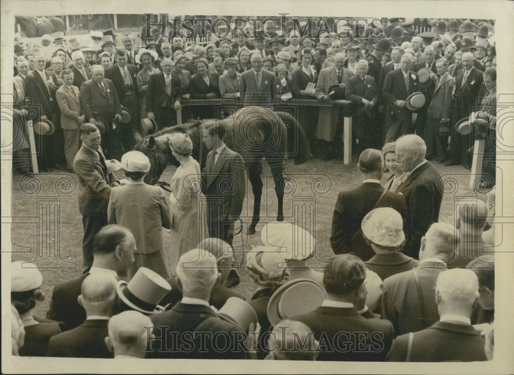 1957 Press Photo Carrozza, Oaks, Queen Mother, Princess Margaret - Historic Images