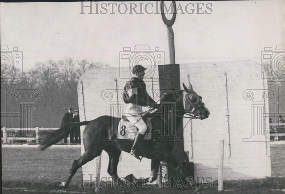 1954 Press Photo Fandango wins the Prix De Cornulier at Vincennes Race Track-Historic Images