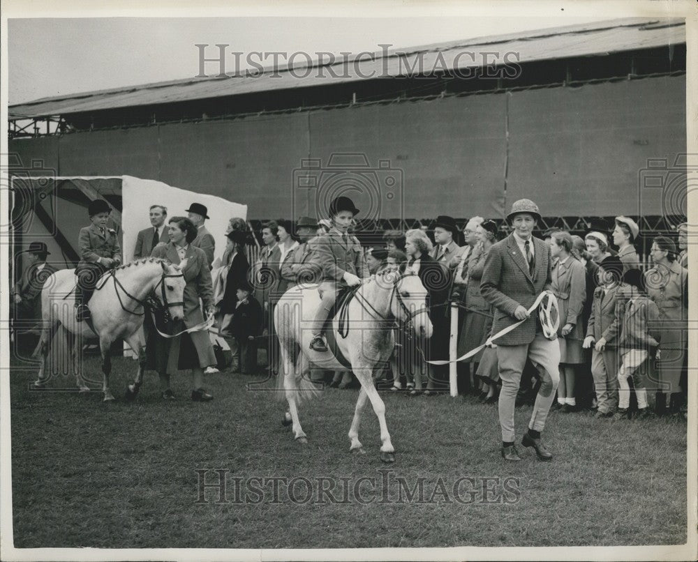 1953 Press Photo Richmond Royal Horse Show-Historic Images