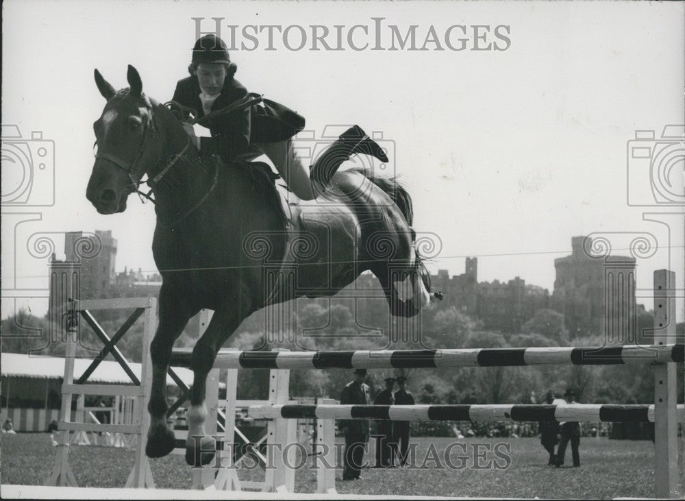 1950 Miss M Edgar, Farmers Glory, Ladies Open Jumping Event, Windsor - Historic Images