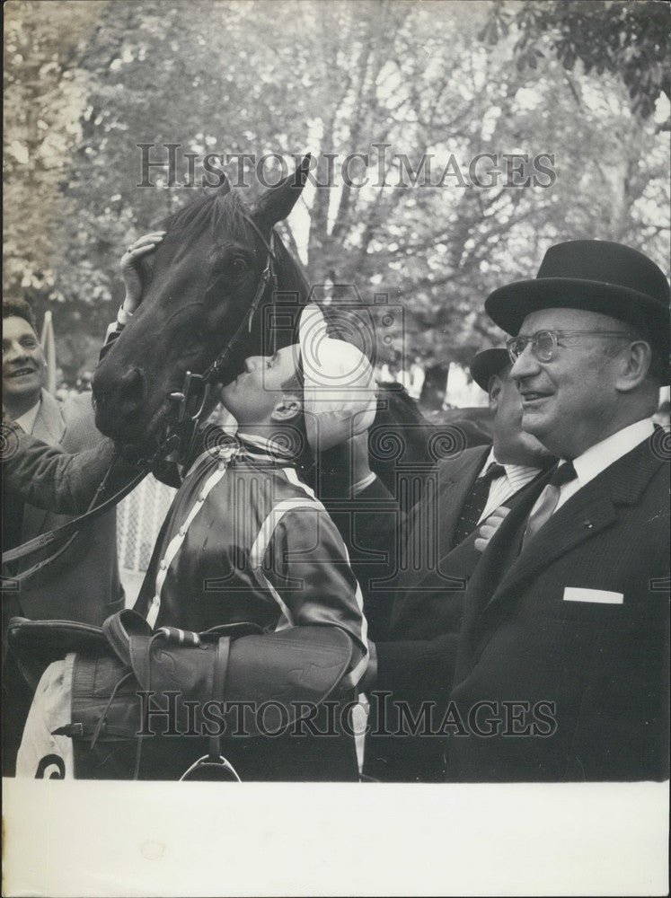 1957 Press Photo Oroso, &amp; jockey Serge Boollenger at Arc De Trimphe Race - Historic Images