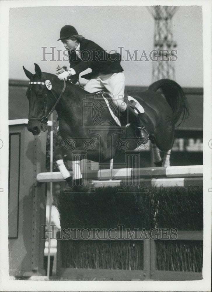 1959 Press Photo Miss Clement of Germany on "NICO"-Historic Images