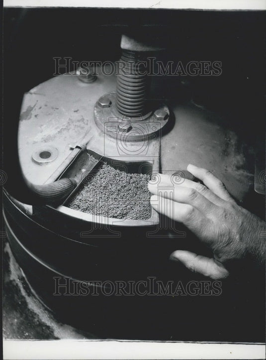 Press Photo Ballpoint Pen Manufacturing - Historic Images