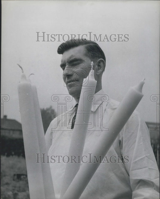 Press Photo Ben Robinson who has been making candles for Royal events - Historic Images