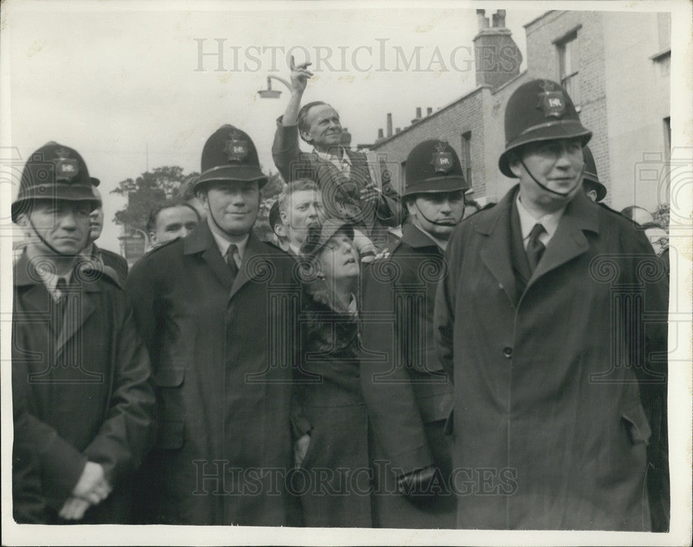 1960 Rent Rebels Evicted From St. Pancras Flats - Historic Images