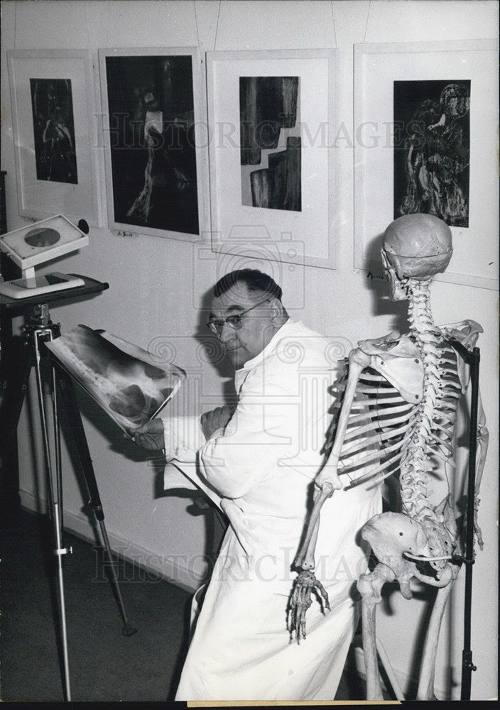 1963 practice of the X-rayist is also his painting-gallery-Historic Images