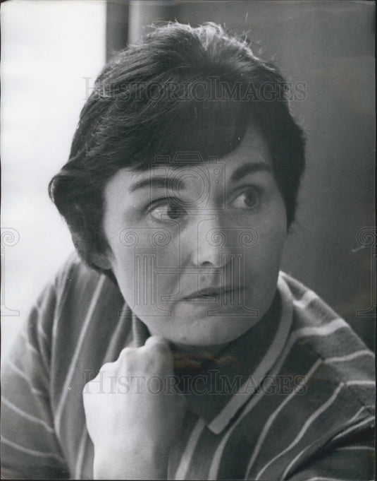 1965 Press Photo London Businessman Tiber Markus's Wife Rosa Hungarian Prisoner-Historic Images