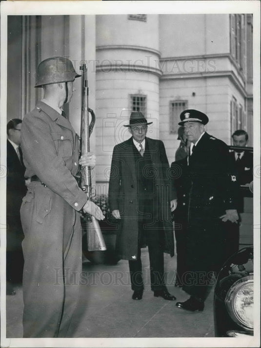 1953 Press Photo Dr. Conant, Admiral Radford and Dr. Adenauer. - KSB00265-Historic Images