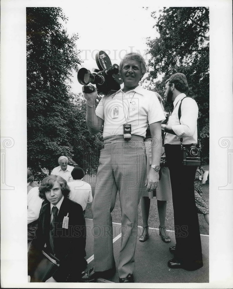 1977 "Carter Look-a-like" Photographer Manix. - Historic Images