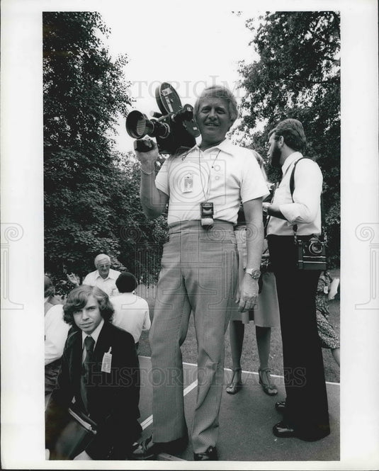 1977 "Carter Look-a-like" Photographer Manix. - Historic Images