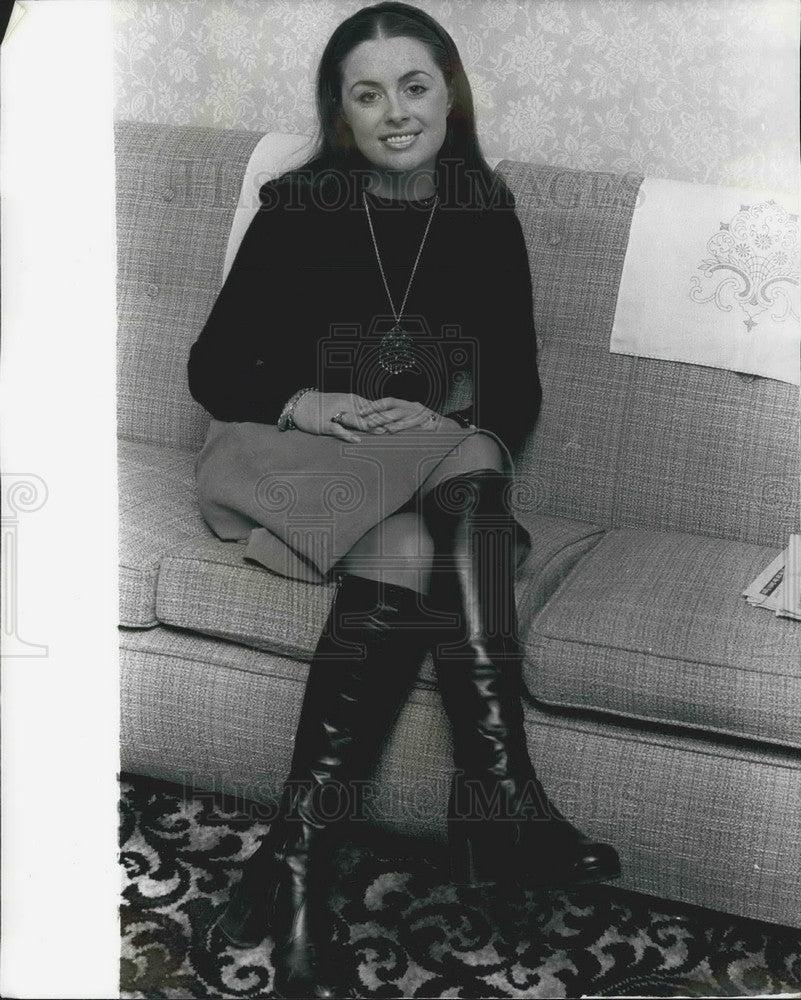 1974 Mrs. Sheila Buckley, Mr. John Stonehouse's Private Secretary - Historic Images