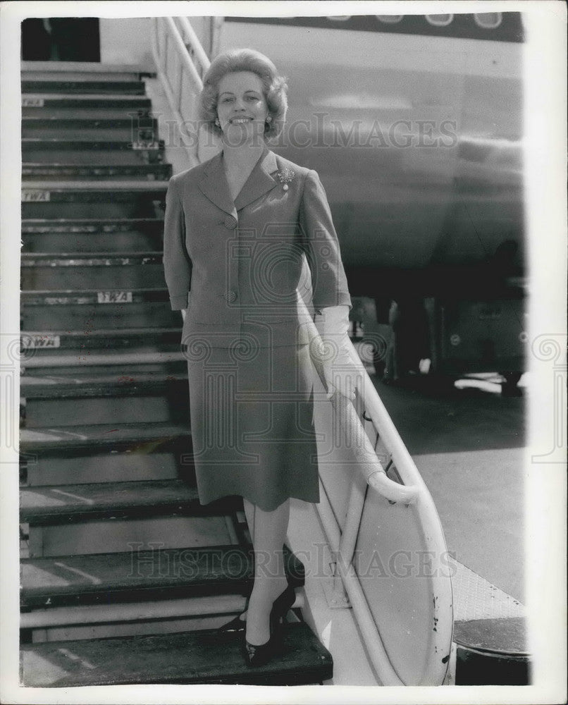 1960 Press Photo Bureau Of Overseas Staff Services Owner Veronica Sugg-Historic Images