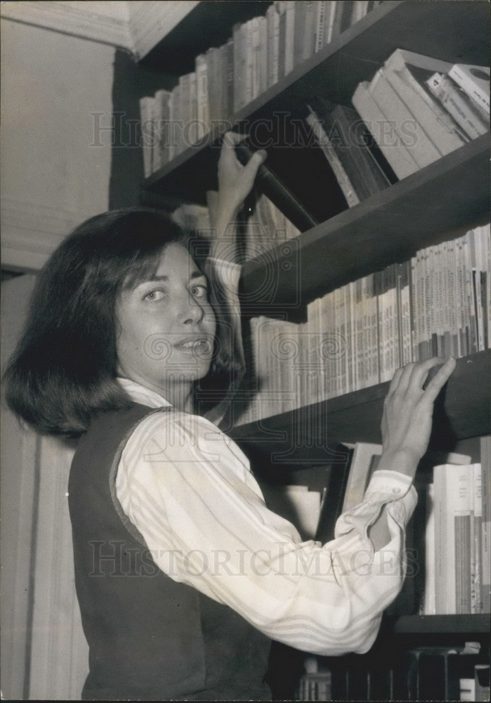 1966, Greek Novelist Maria Daraki In Home Library - KSB01587 - Historic Images