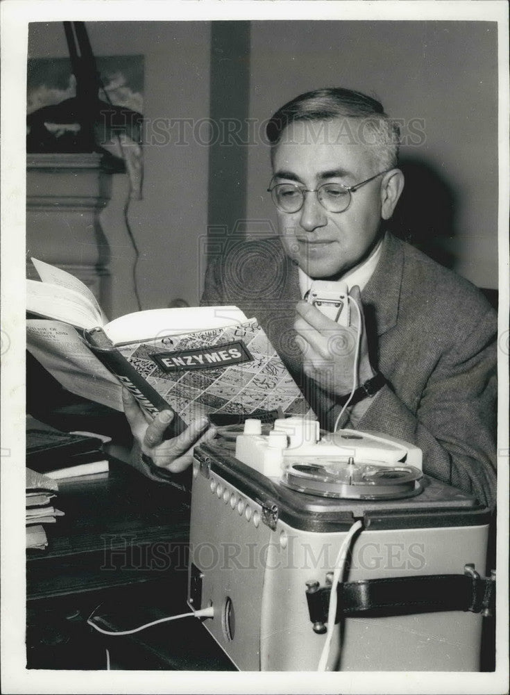 1959 Professor Danielli Reading Enzymes Book Laboratory Britain - Historic Images