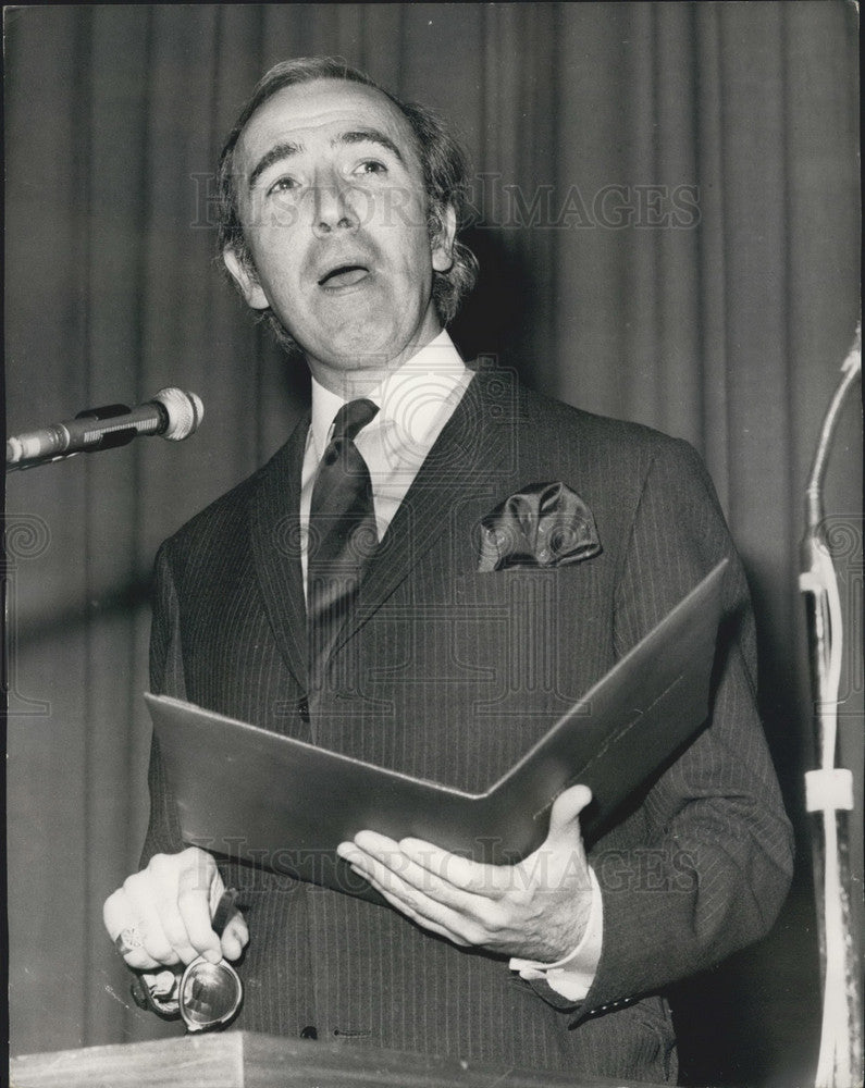 1972 Press Photo Parliamentary Under-Secretary Of State Norman St John Stevas-Historic Images