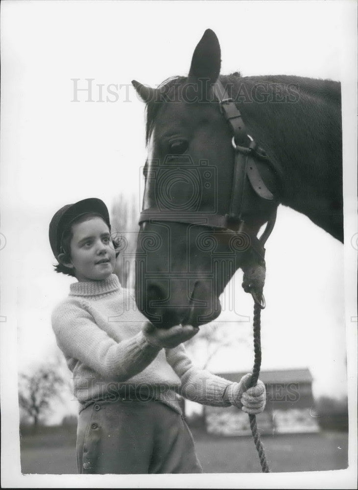 1959 Penny Stephenson with Miss Windsor  - Historic Images