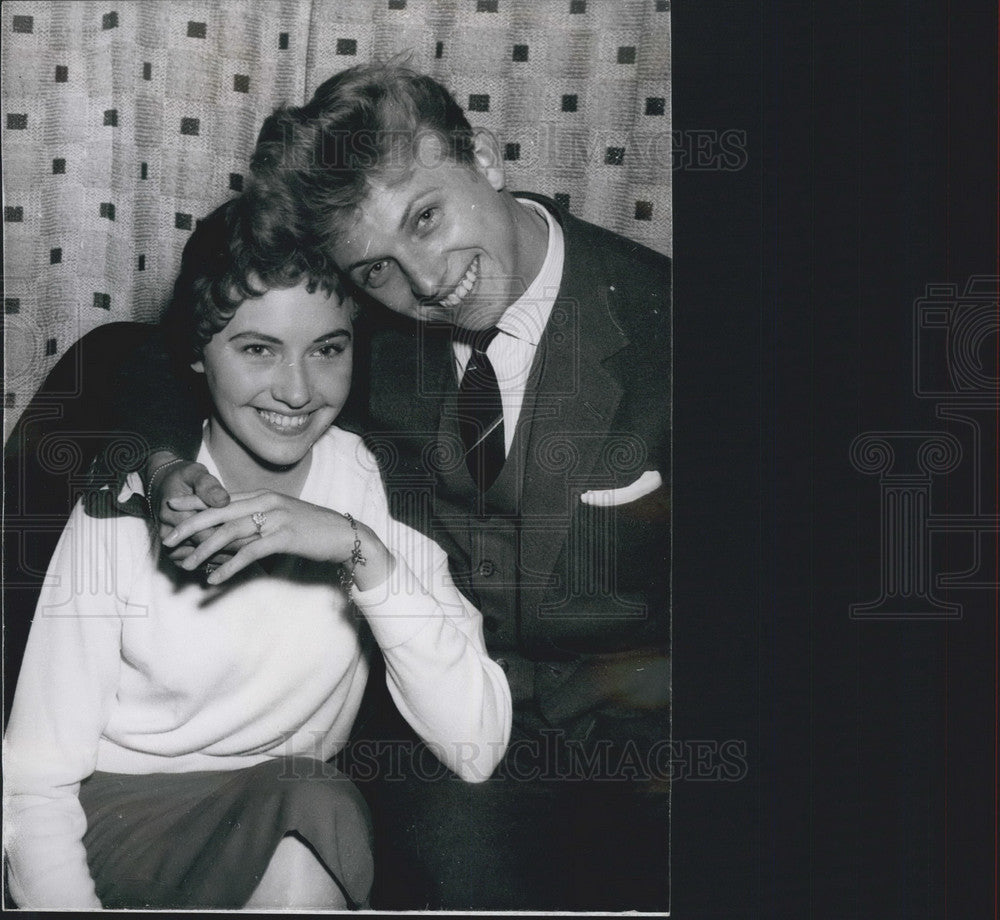 1958 Press Photo Rocker Tommy Steele And His Fiancee Ann Donoughue - KSB01777-Historic Images