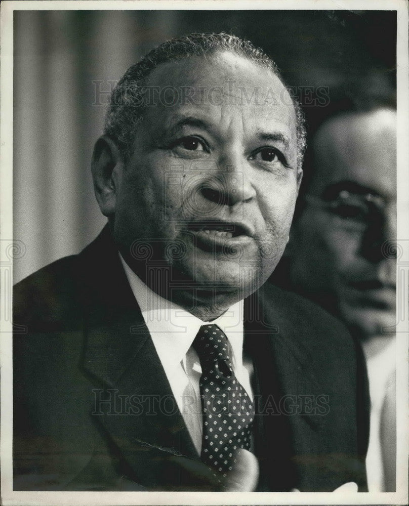 Press Photo An important unknown man - KSB01963 - Historic Images