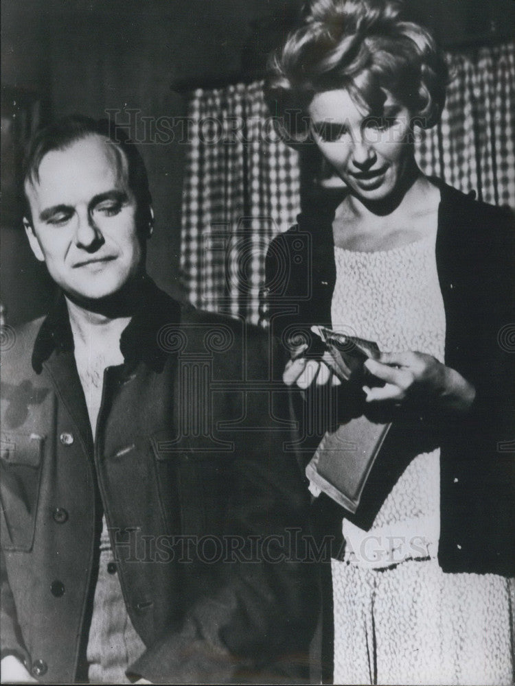 1961 Press Photo Actor Werner Klemperer &amp; Ruta Lee - KSB02463 - Historic Images