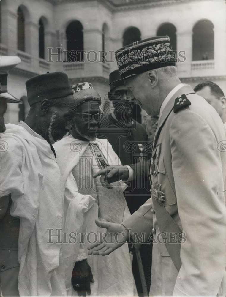 1966 Press Photo General Koenig Greets Veterans Who Served Under General Mangin- Historic Images