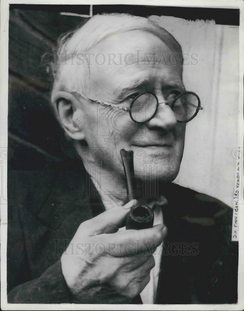 1960 Press Photo Charlie Lazzari, proud 80 year old father of a newborn - Historic Images