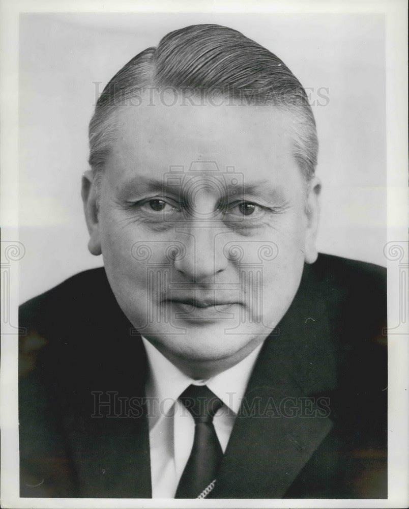 1967 Press Photo Dr. Lauritz Lauritzen (SPD) Federal minister of housing-Historic Images