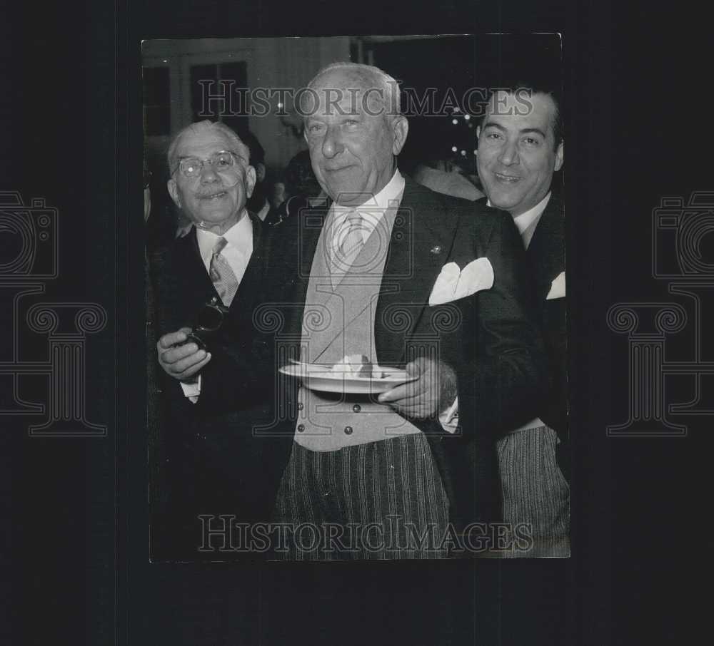 Press Photo Lauro E. soddisfatto Ed E' Senza at son's wedding - Historic Images